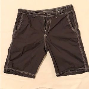 Men’s BKE athletic fit shorts